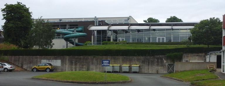 Gymnase et piscine du lycée Auguste Pavie, 13 rue Anatole le Braz (Guingamp)