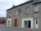 Architecture commerciale sur la commune de Montreuil-le-Gast