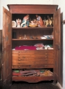 Meuble de sacristie : armoire-chasublier