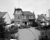 Maison de villégiature balnéaire dite le Clos Fleuri, puis Margely, 43 boulevard de la Mer ; 14 rue des Marettes (Dinard)
