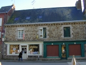 Magasin de commerce, 2, 4 rue du Docteur Ricoux (Domalain)