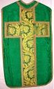 Ornement vert : chasuble, étole, manipule, voile de calice