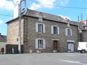 Ferme, 9 place de l'Eglise (Orgères)