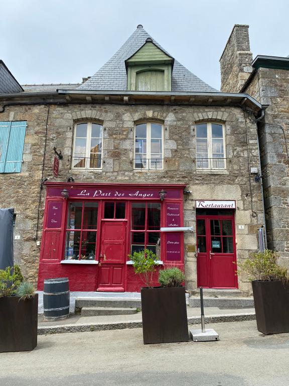 Maison, 5 place de la Croix (Bécherel)