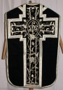Ornement noir 3 : chasuble, étole, manipule