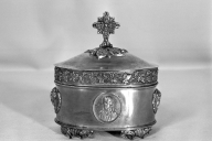 Ampoule aux saintes huiles (boîte à sainte huile), église paroissiale Notre-Dame du Roncier (Rostrenen)