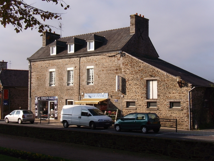 Maison, rue du commerce (Plérin-sur-Mer)