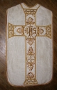 Ornement blanc 1 : chasuble et voile de calice