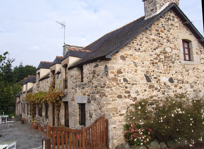 Maisons, alignement de deux logis, les Ruettes (Créhen)