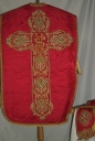 Ornement rouge 2 : chasuble, étole, bourse de corporal.voile de calice