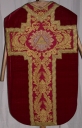 Ornement rouge 4 : chasuble, étole, voile de calice