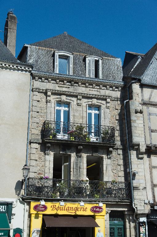 Maison, 11 place du Poids Public, 3 ruelle de la Poissonnerie (Vannes)