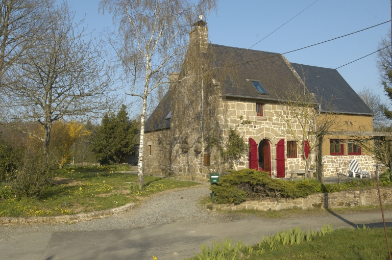 Écart de la Monnerais (Saint-Étienne-en-Coglès fusionnée en Maen Roch en 2017)