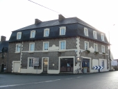 Hôtel-restaurant, 2 rue du Relais de poste, le Vieux Bourg (Miniac-Morvan)