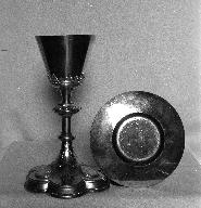 Calice & patène 3, église paroissiale de la Nativité de la Vierge (Les Fougerêts)