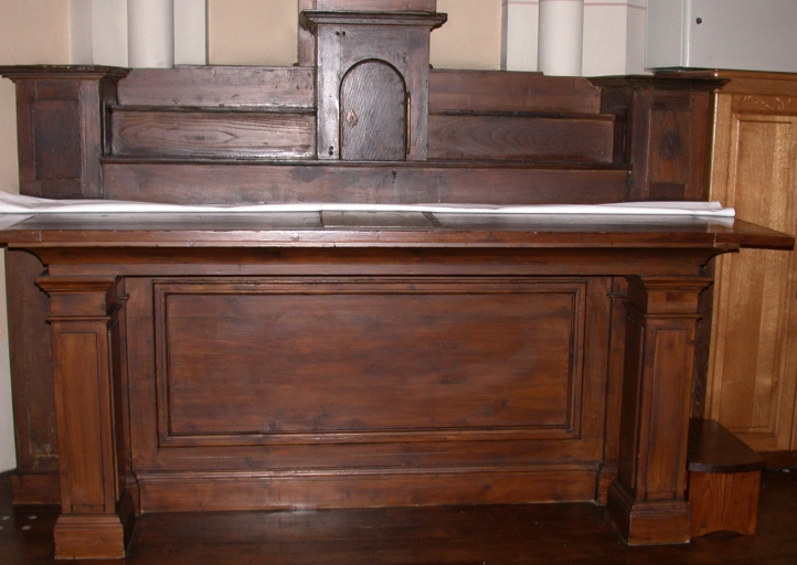 Ensemble de l'autel de la Vierge : autel, tabernacle, 2 gradins d'autel