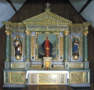 Ensemble du maître-autel : autel, 2 gradins, tabernacle, retable, 3 degrés