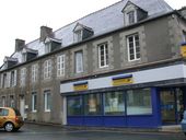 Maison, actuellement poste, place Rioust des Villes-Audrain (Matignon)