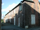 Alignement de maisons, chemin de la Couaille (Montfort-sur-Meu)