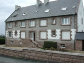 Ancien logement d'ouvriers, actuellement immeuble à logements, la Clarté, rue des Carrières (Perros-Guirec)