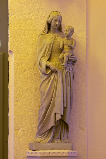 Statue : Vierge à l'Enfant 3