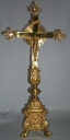 Garniture d'autel : croix d'autel, 4 chandeliers d'autel