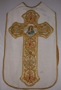 Ornement blanc 2 : chasuble, bourse de corporal, étole, voile de calice