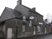 Maison, place des Charrons (Lourmais)