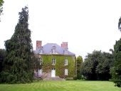 Les châteaux et manoirs sur la commune de Les Brûlais