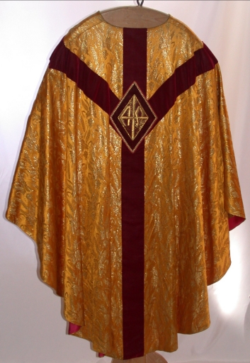 Ornement doré 2 : chasuble, étole