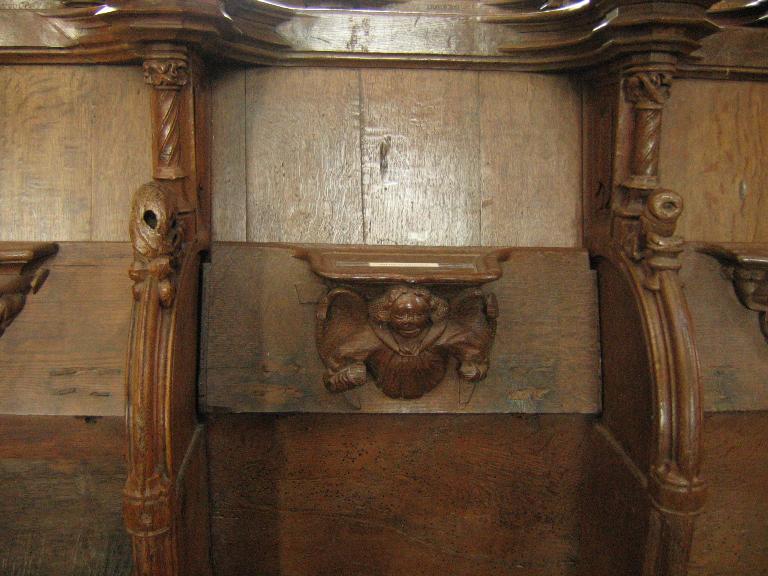 Cathédrale Saint-Tugdual : stalle 21