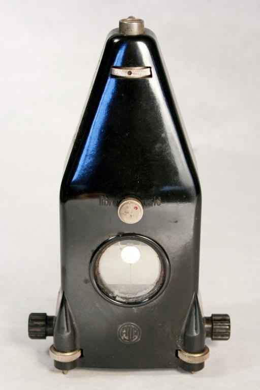 Présentation de la collection d'instruments scientifiques du lycée Émile Zola, Avenue Jean Janvier (Rennes)