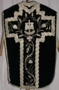 Ornement noir 2 : chasuble, bourse de corporal, étole, manipule, voile de calice, chape