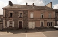 Immeuble à logements, 4-6-8 place de la Mairie (Saint-Germain-sur-Ille)