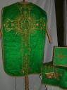 Ornement vert 2 : chasuble, manipule, bourse de corporal, voile de calice