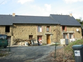Alignement de trois maisons, la Hautière (Saint-Domineuc)