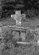 Croix monumentale du Pont Min, à l'est du Moulin Neuf (Malansac)
