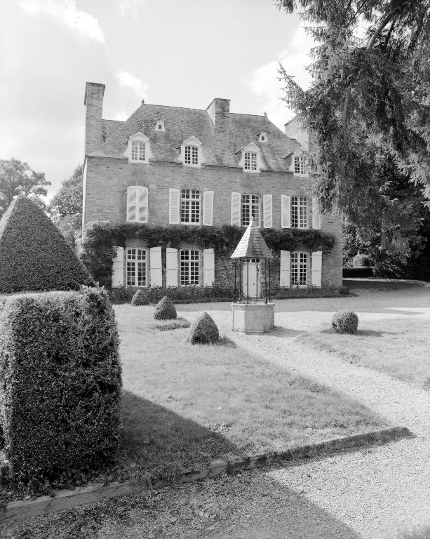 Manoir, le Val Néant (Le Roc-Saint-André fusionnée en Val d'Oust en 2016)