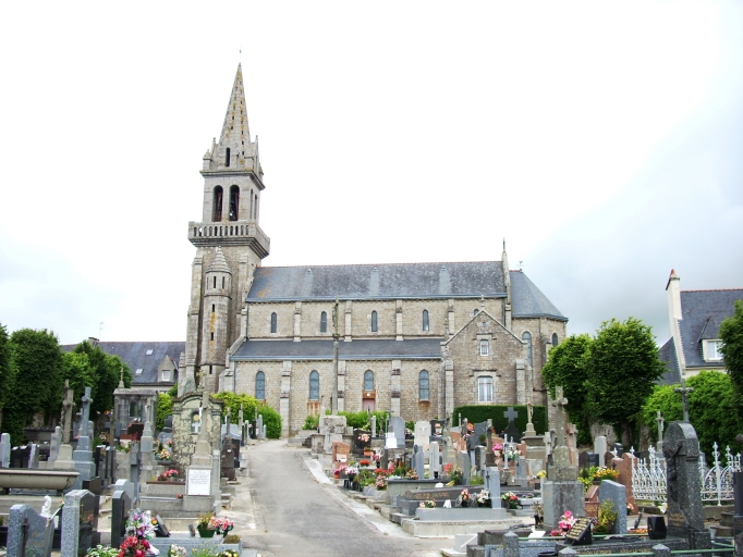 Église paroissiale Saint-Pierre-aux-Liens, rue Ernest Salaun (Bohars)