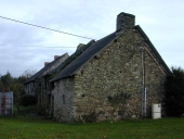 Alignement de logis, Noyal (Sixt-sur-Aff)