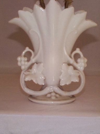 Ensemble de 35 vases d'autel