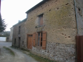 Maisons, alignement de deux logis, la Barre (Longaulnay)