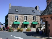 Maison, actuellement magasin de commerce, rue Abbé Bouget, Sainte-Anne (Trégastel)