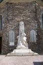Presbytère, mairie, écoles, cimetières, monuments aux morts et lavoirs sur la commune de la Chapelle-Bouëxic