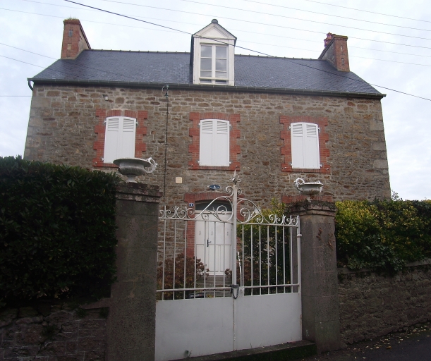 Maison, 1 rue du Moulin (Saint-Jacut-de-la-Mer)