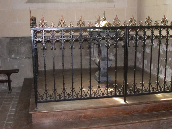 Clôture des fonts baptismaux