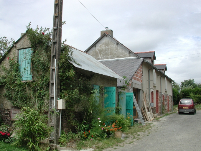 Alignement de deux maisons, la Touche ès Faînes (Talensac)