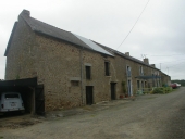 Alignement de maisons, la Hautraite (Vieux-Vy-sur-Couesnon)