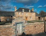 Presbytère, mairie et écoles sur la commune de Lieuron