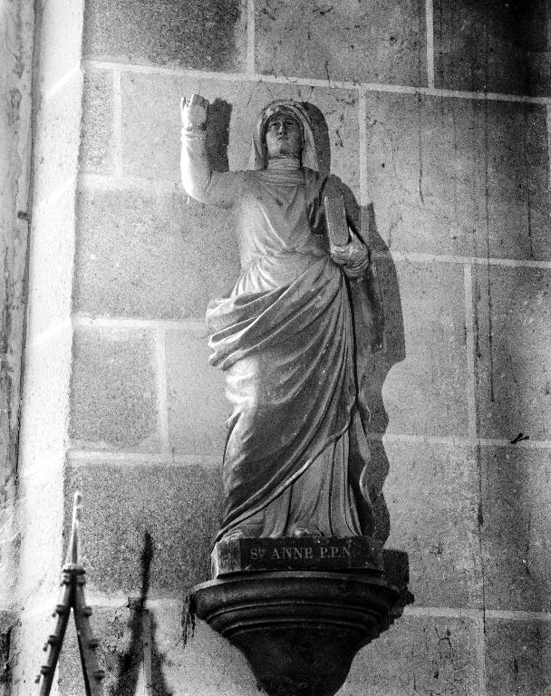 Statue : Sainte Anne, église paroissiale Sainte-Édiltrude (Tréflez)